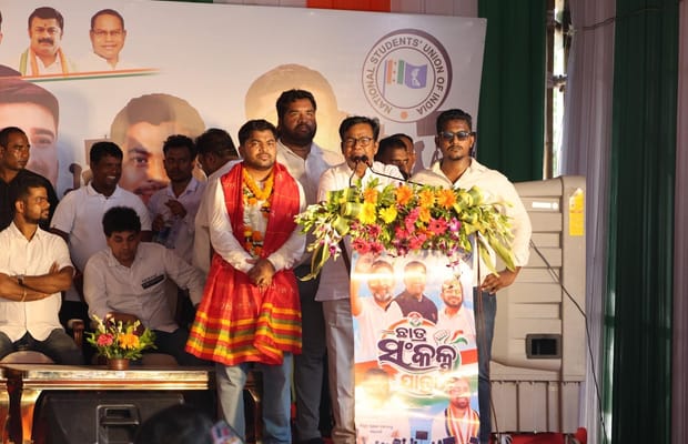 NSUI holds protest, seeks Odisha Education Minister's resignation