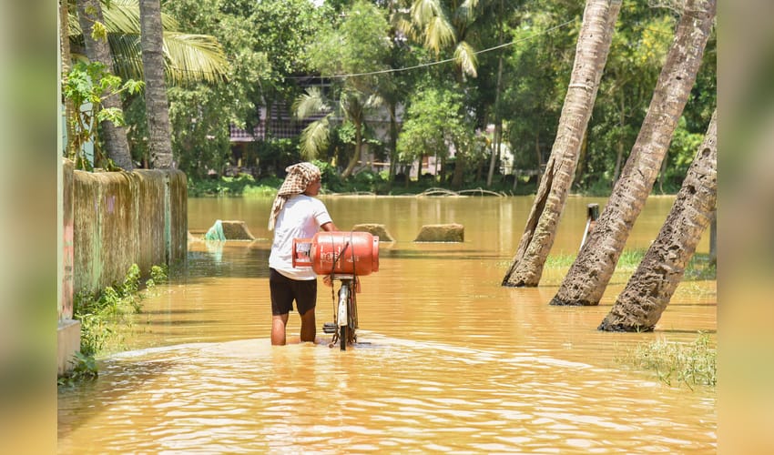 Odisha: Flood situation disrupts normal life