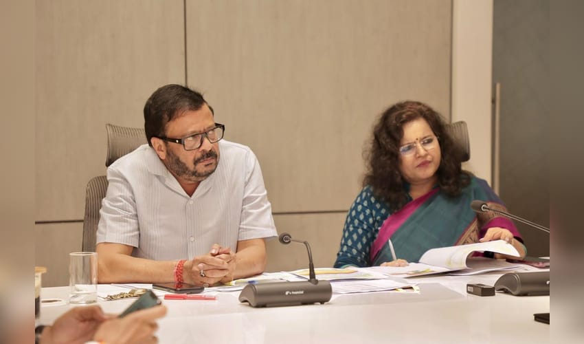 Odisha Minister reviews flood situation, orders evacuation from low-lying areas