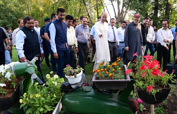 Omar Abdullah inaugurates Srinagar's first 'waste to wonder' flower garden