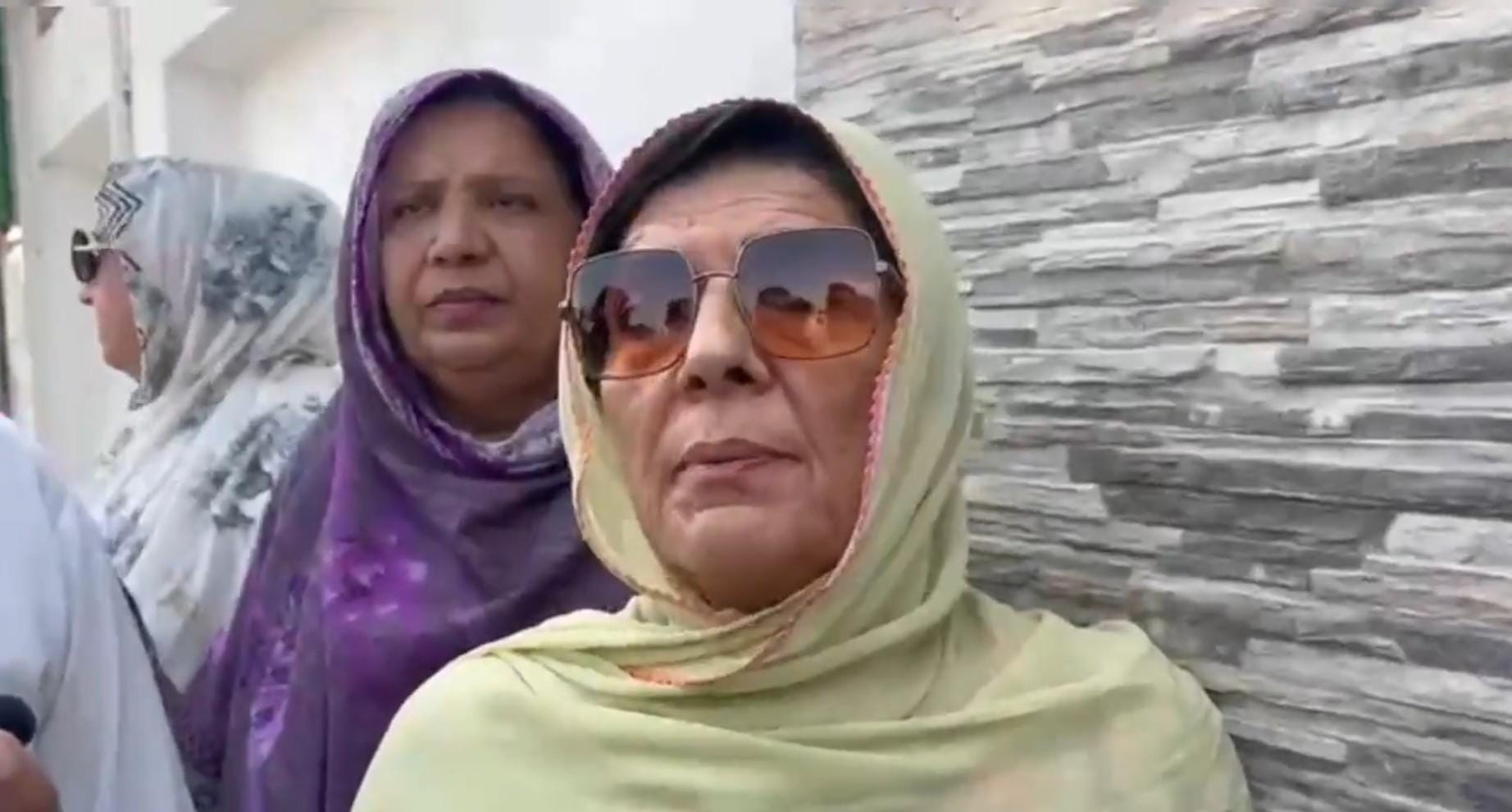 Pakistan: Imran Khan's sisters once again not allowed to meet him 