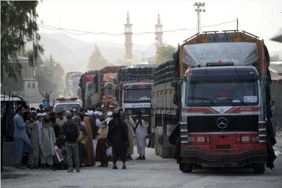 Pakistan: Transporters announce strike against daily revision of fuel price, excessive fines