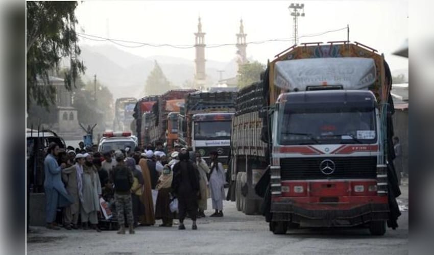 Pakistan: Transporters announce strike against daily revision of fuel price, excessive fines