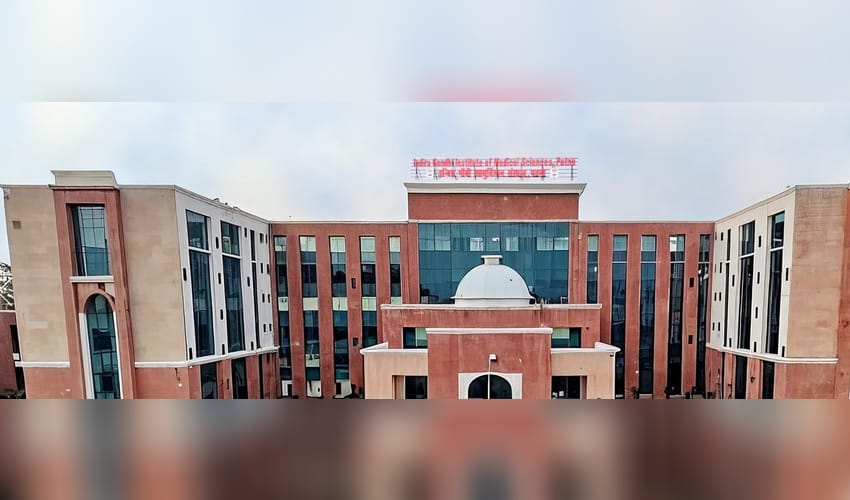 Patients' families raise treatment, Ayushman scheme concerns before Bihar Health Minister at Patna hospital