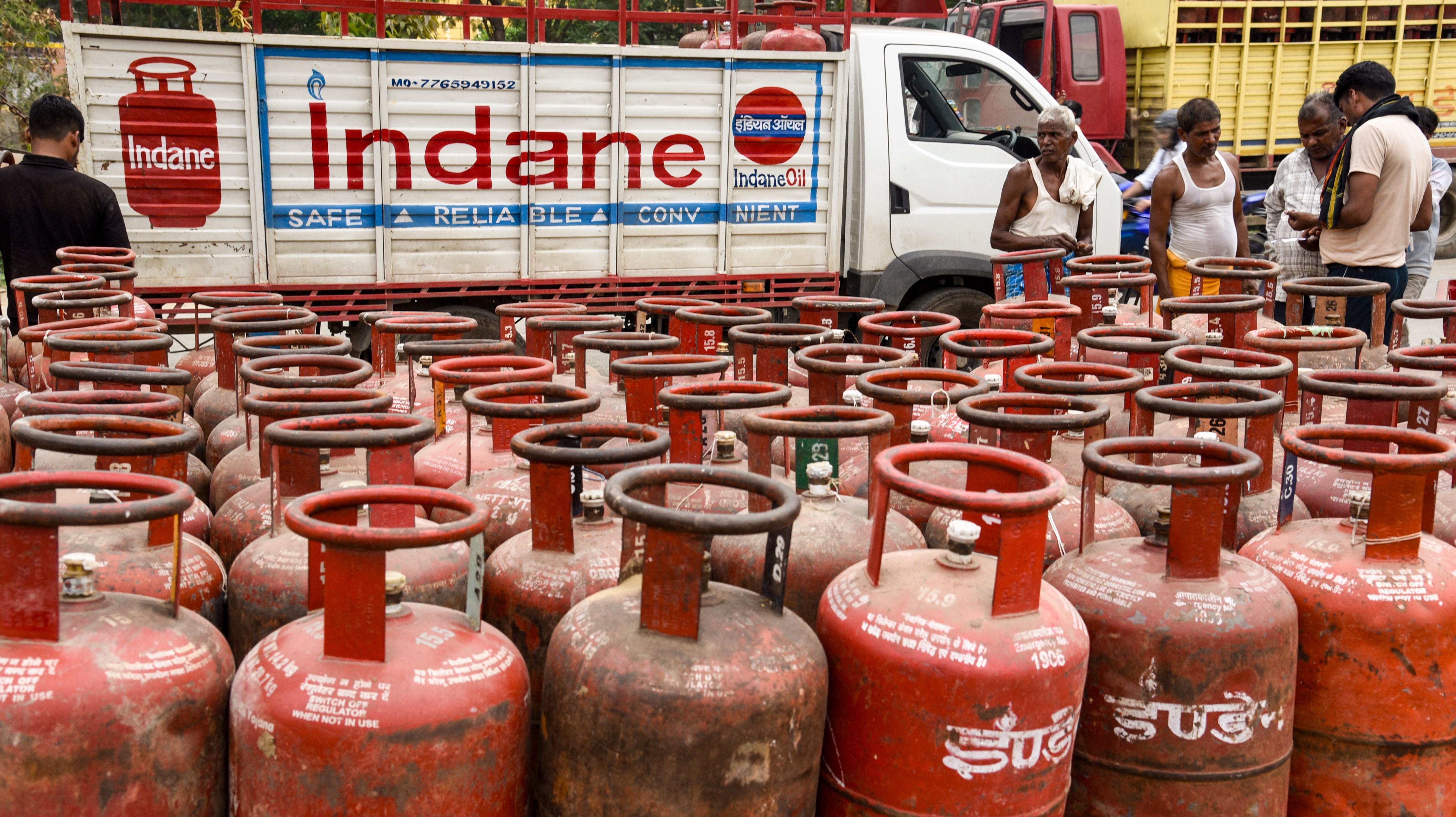 Patna: LPG Refill Rush