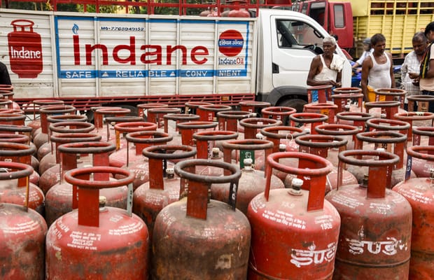 Patna: LPG Refill Rush