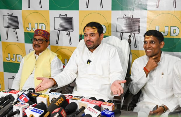 Patna: Tej Pratap Yadav Addresses Press Conference