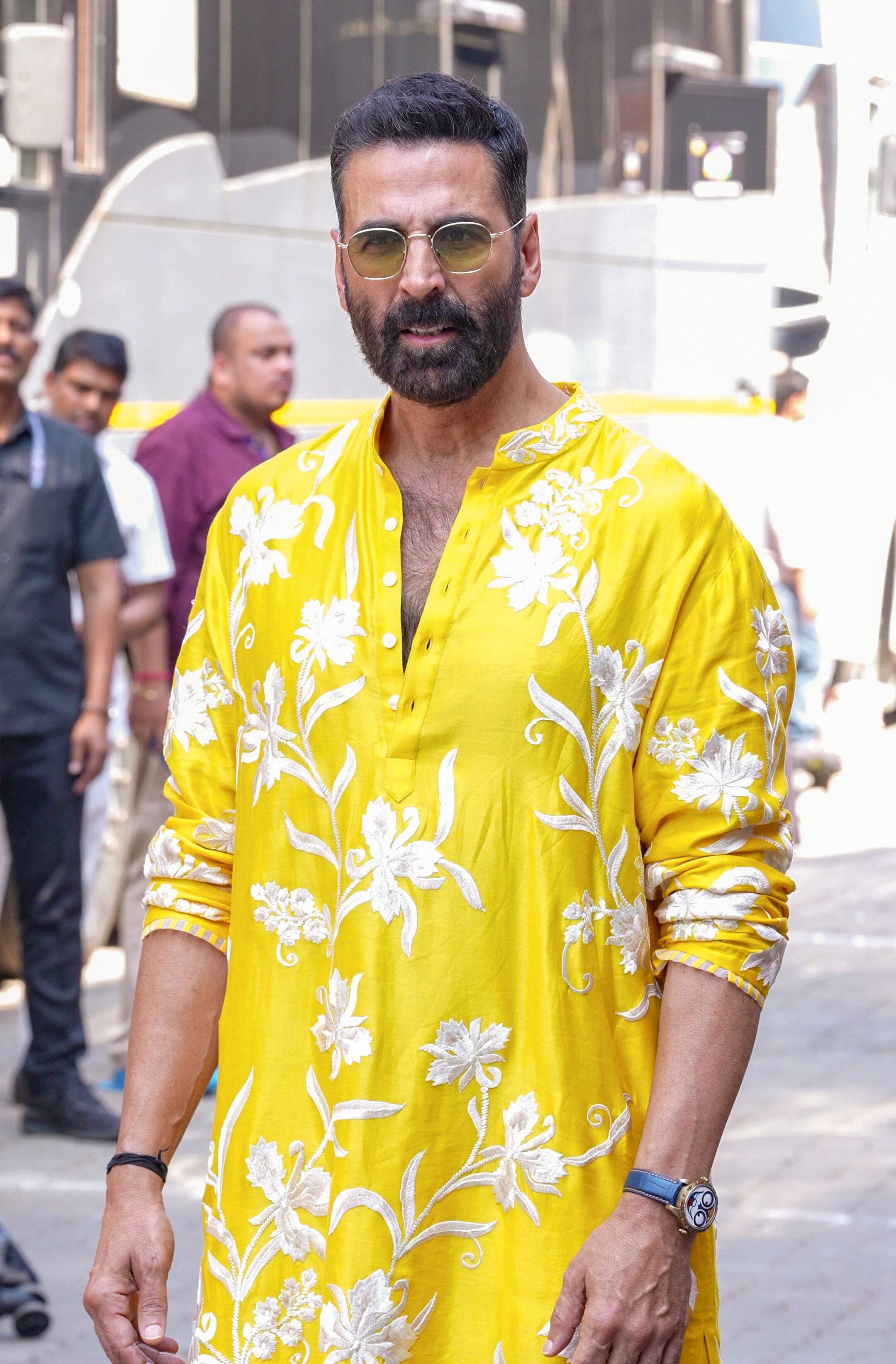 Peak bromance: Akshay Kumar birthday wish for Saif Ali Khan oozes substantial warning