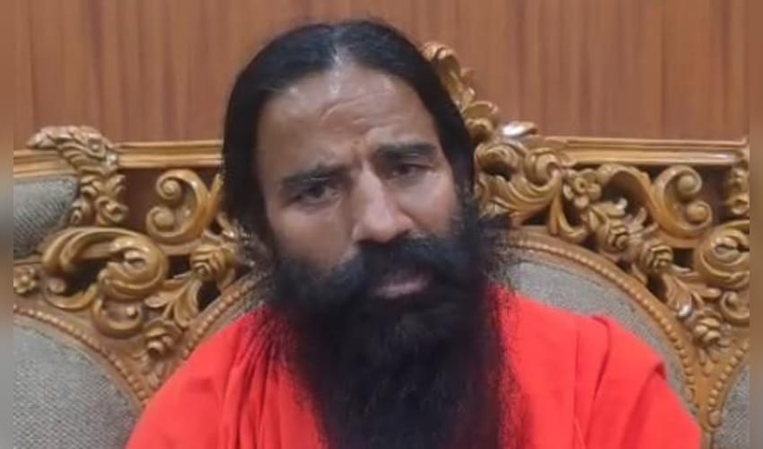 People must break down walls of hatred among themselves: Baba Ramdev (Lead)