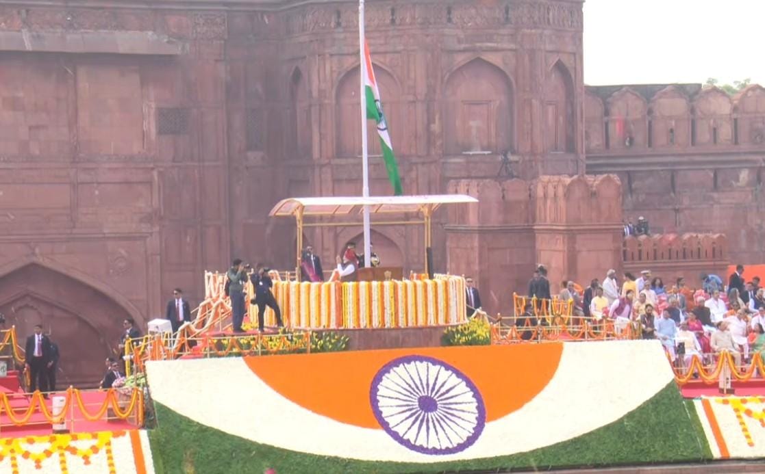 PM Modi hoists Tricolour at Red Fort, says India must dream big to build Viksit Bharat by 2047