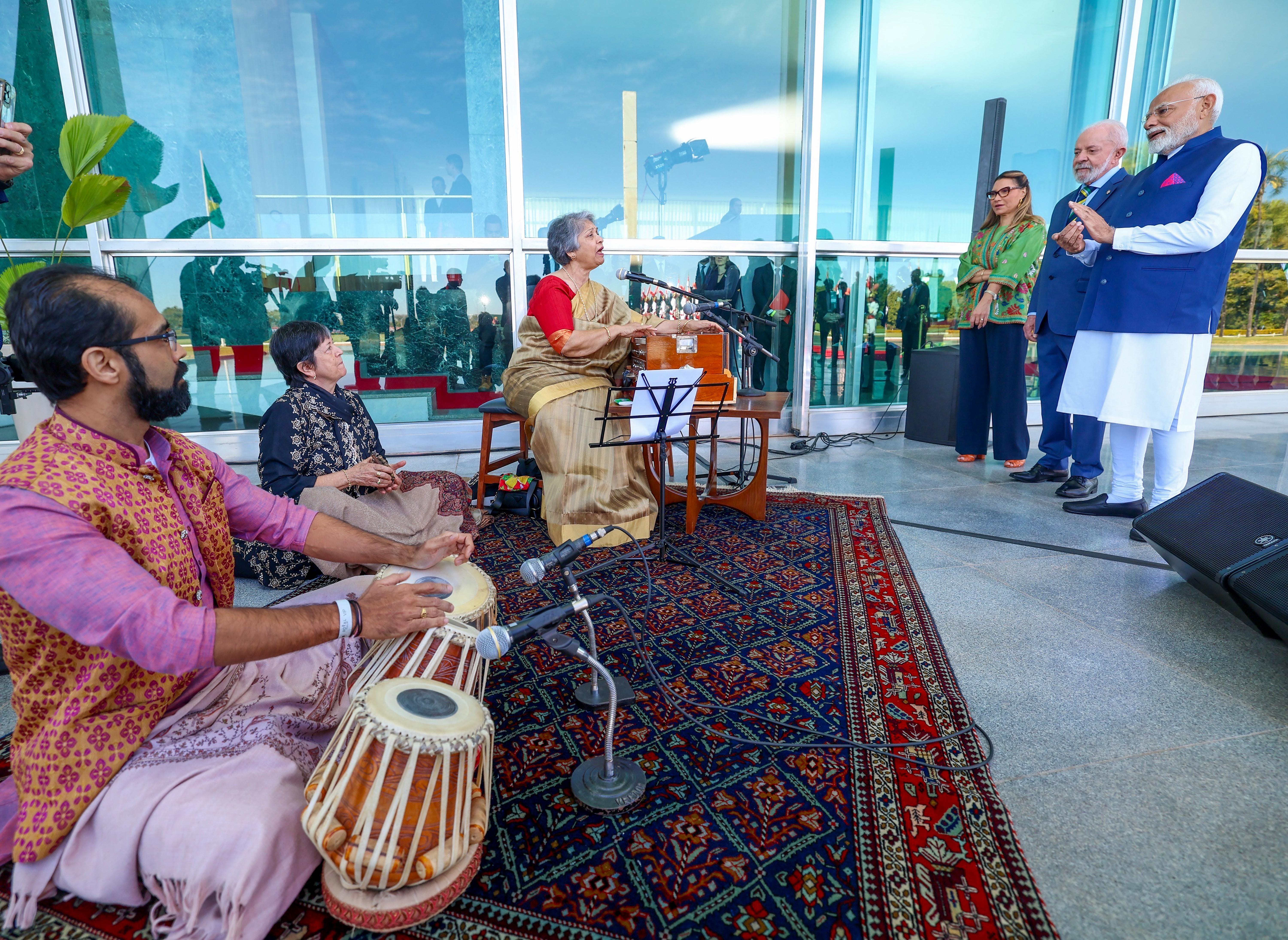 PM Modi Receives Ceremonial Welcome at Alvorada Palace