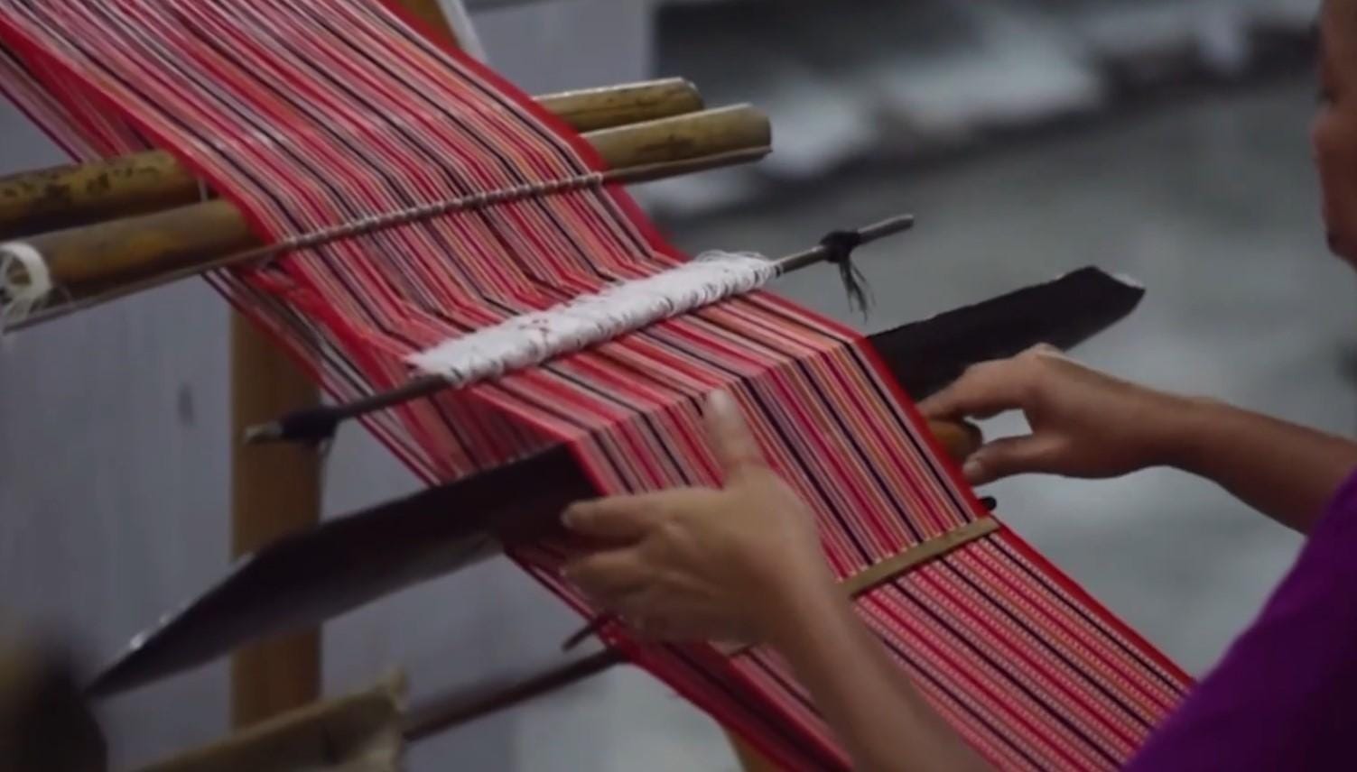 PM Modi urges citizens to go 'vocal for local'; promote handloom, khadi