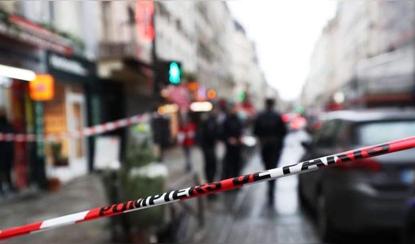 Police officers,shooting,Paris,France,Police officers guard,scene,