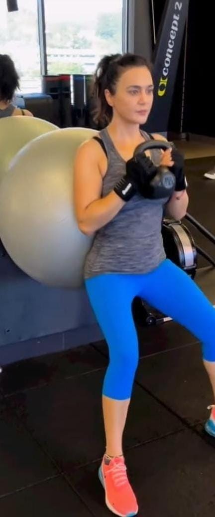 Preity Zinta resumes workout after suffering a shoulder injury during 'Vibe' shoot 