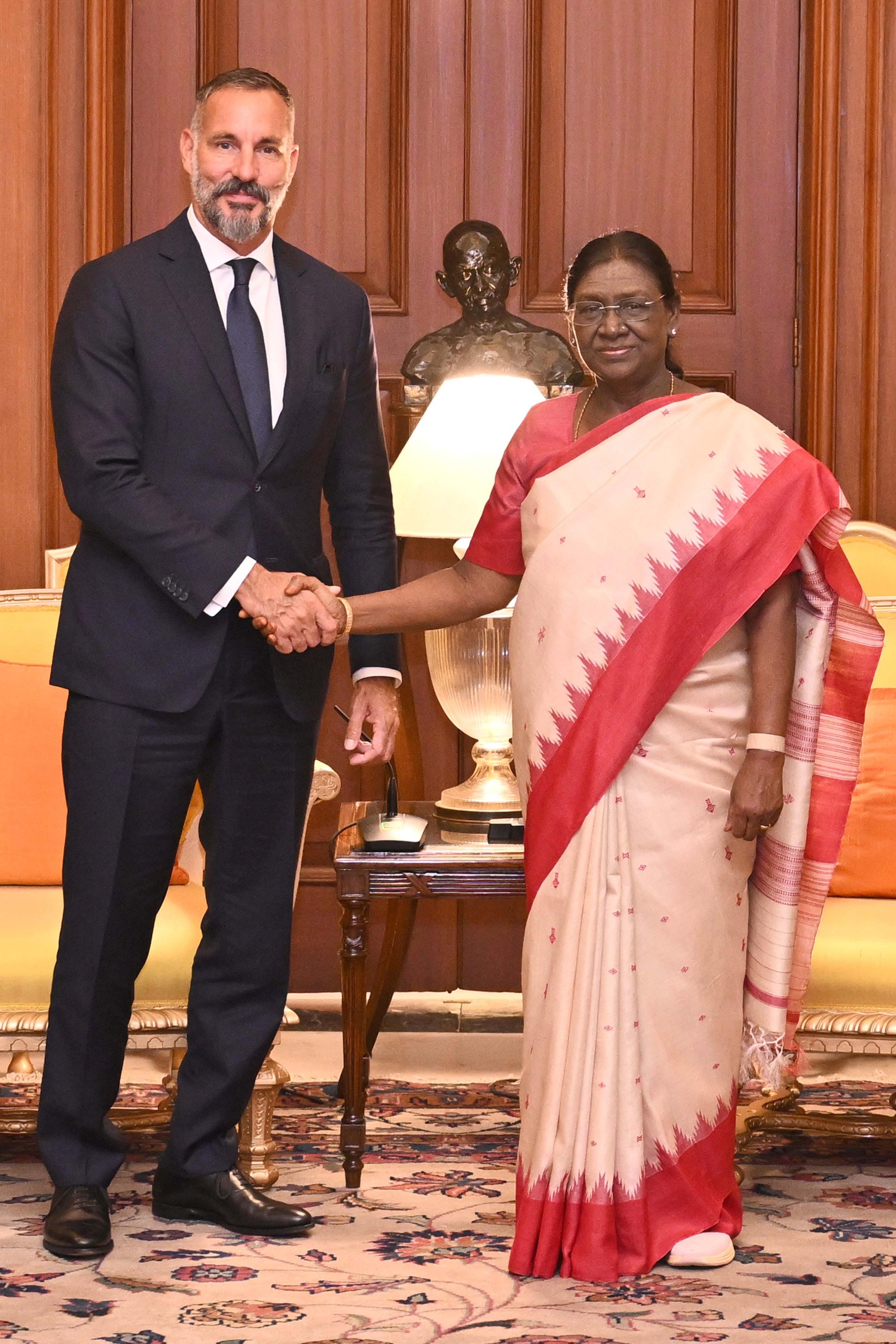 Prince Aga Khan calls on President Murmu 