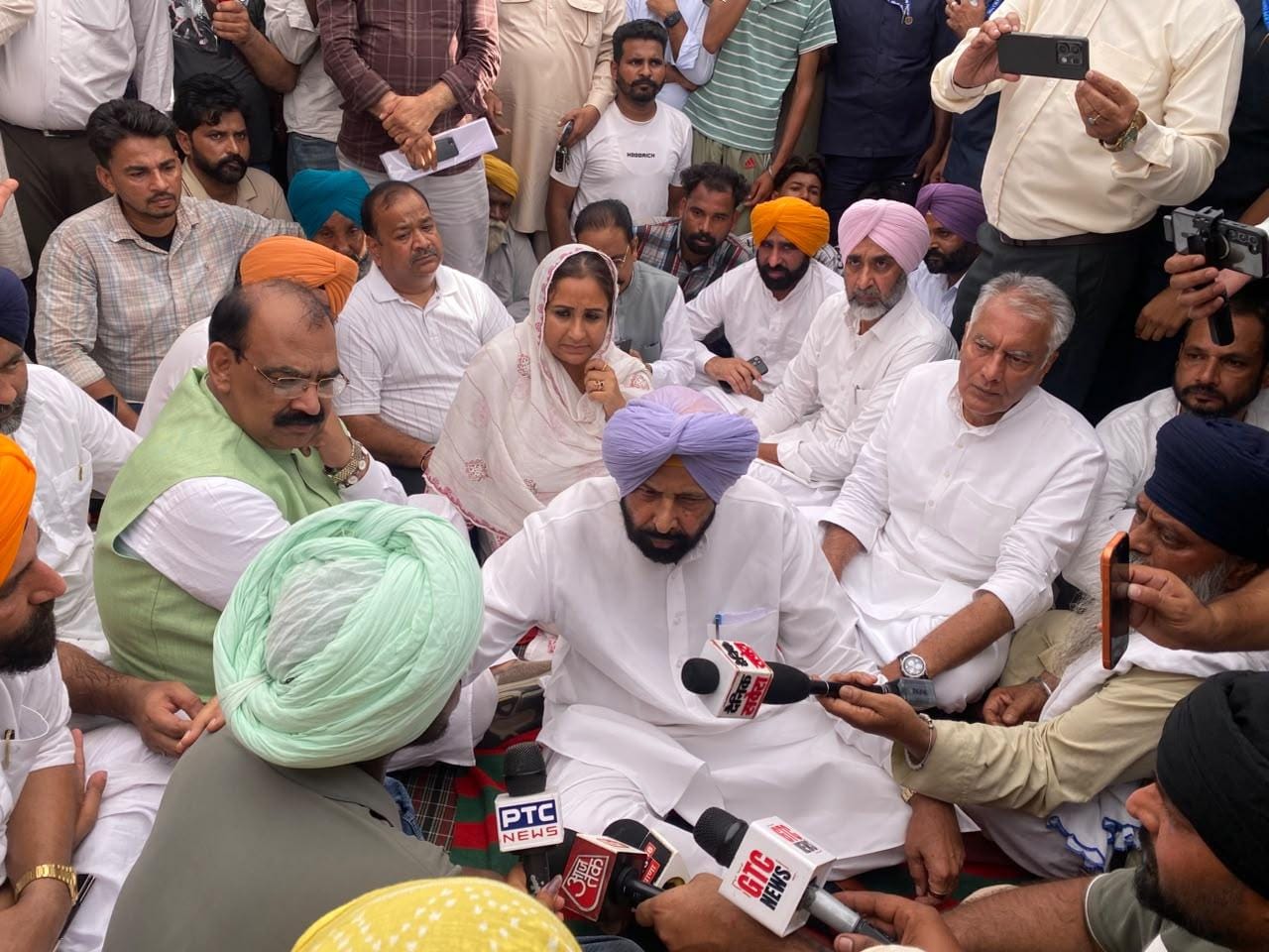 Punjab BJP chief Dhillon's convoy attacked by AAP workers 
