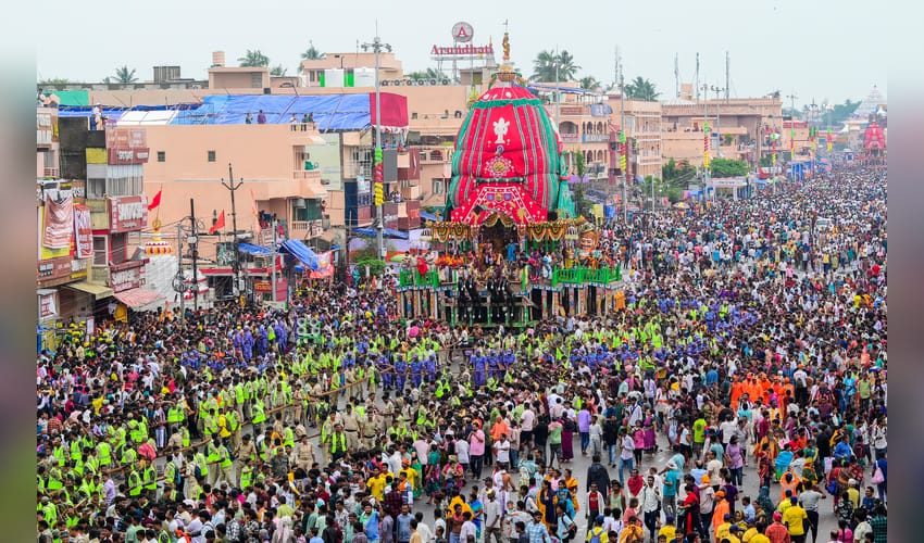 Puri: Devotees gather at Gundicha Temple on second day of Rath Yatra