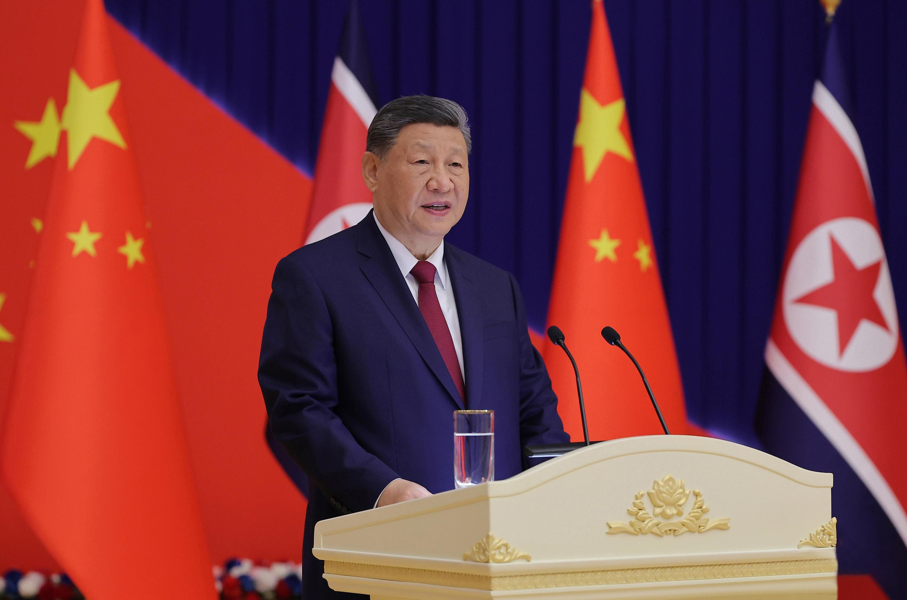 Pyongyang: Kim Jong-un hosts banquet for Xi Jinping