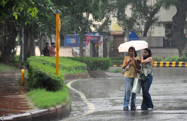 Rain, thundershowers likely in Delhi-NCR; AQI remained in moderate category