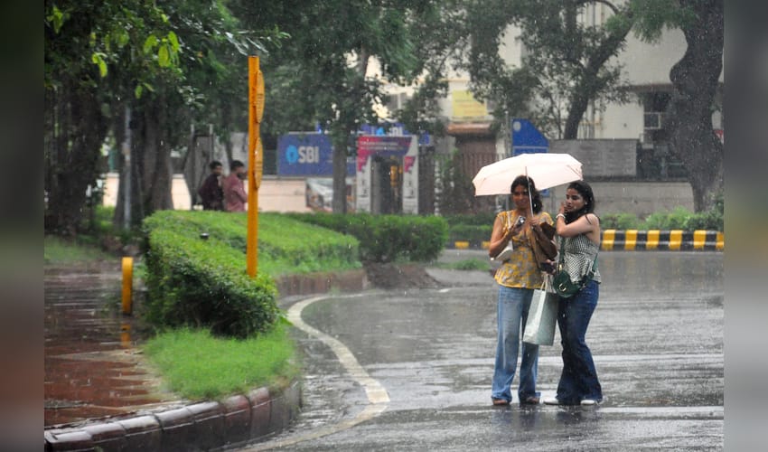 Rain, thundershowers likely in Delhi-NCR; AQI remained in moderate category