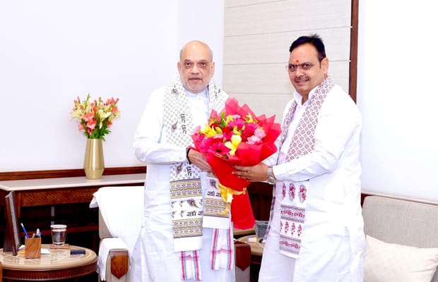 Raj CM Sharma discusses cooperative sector and border area development issues with HM Shah (Ld)