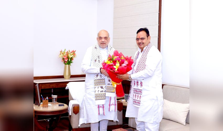 Raj CM Sharma discusses cooperative sector and border area development issues with HM Shah (Ld)