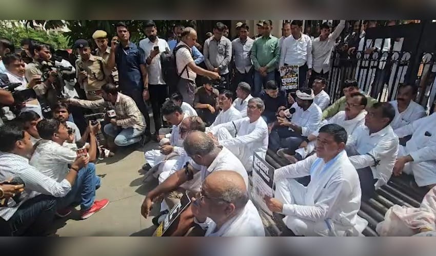 Rajasthan Cong holds protest march against govt's new directive restricting entry in schools