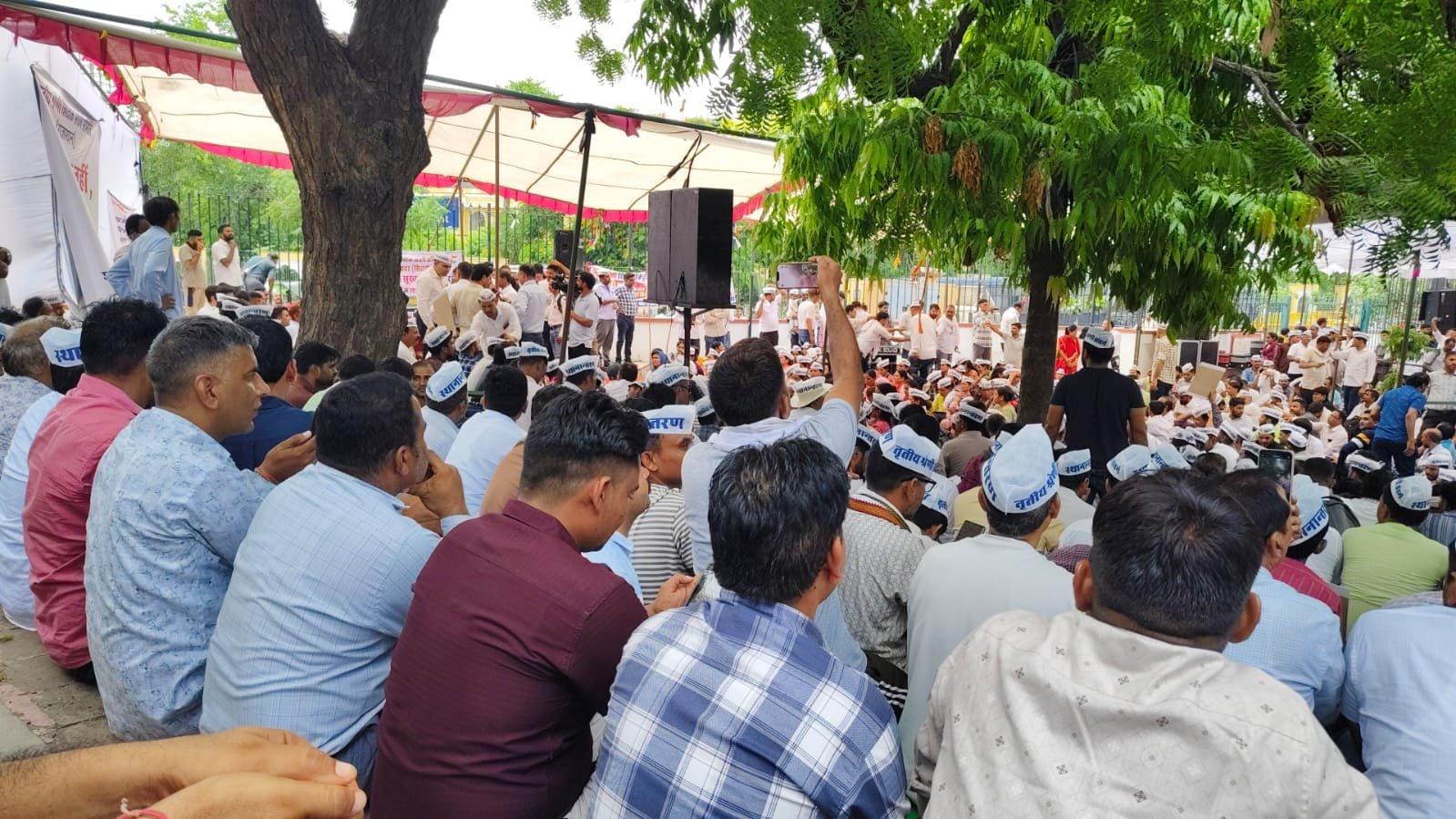 Rajasthan: Talks with Edu Min fail; Grade III teachers continue protest in Jaipur (Photo: @punit_nokha/X)