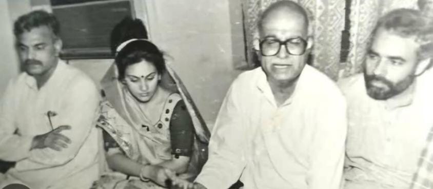 'Ramayan' fame Dipika Chikhlia shares throwback photo with L.K. Advani and PM Narendra Modi