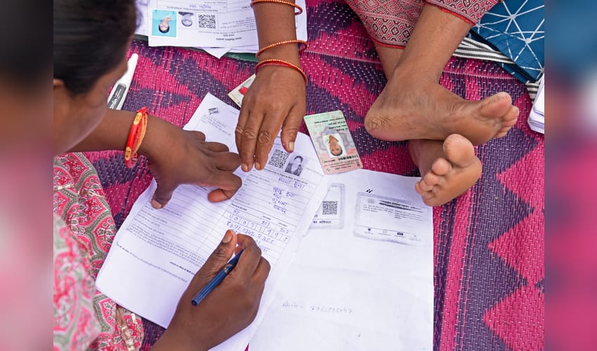 Ranchi: BLOs assist voters during Special Intensive Revision