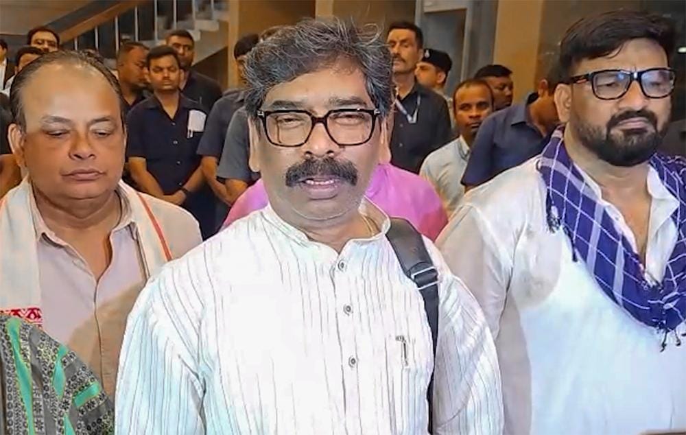Ranchi: Hemant Soren addresses media
