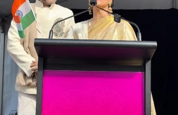 Rekha turns English teacher to Pankaj Tripathi in Melbourne
