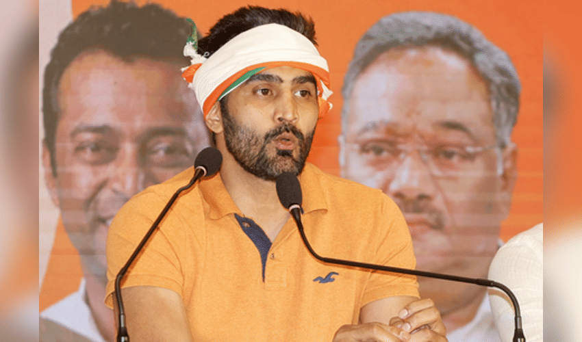 Rise above politics: Vijender Singh questions Rahul Gandhi's silence on India's Commonwealth Games performance