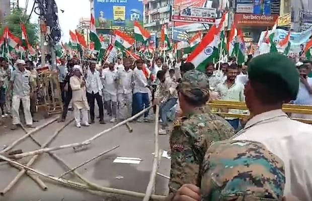RJD’s Raj Bhavan march turns tense in Patna as protesters try to break through barricades