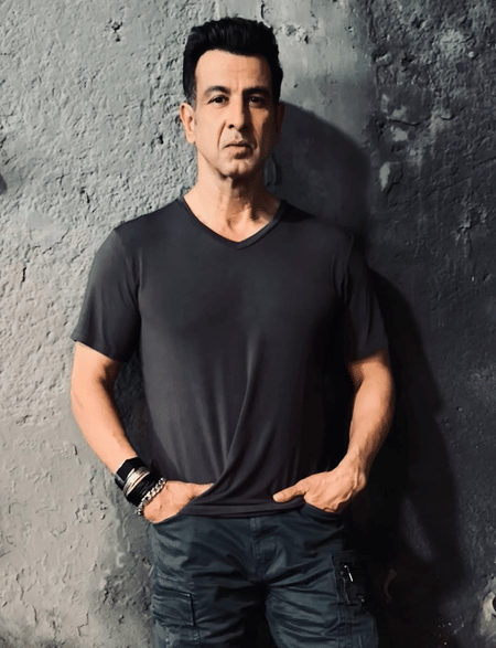 Ronit Roy displays ‘courage’, as he posts ‘gandi photo’