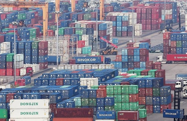 S. Korea's monthly exports hit 2nd highest ever on strong chip shipments