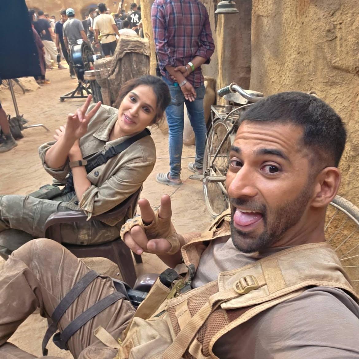 Sagarika Ghatge reunites with her 'Chak De' co-star Vivan Bhathena after 2 decades