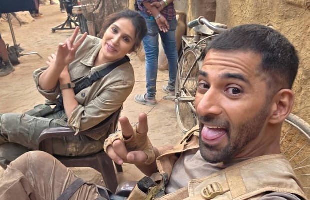 Sagarika Ghatge reunites with her 'Chak De' co-star Vivan Bhathena after 2 decades