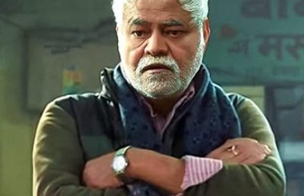 Sanjay Mishra visits Puri Jagannath temple, seeks blessings ahead of first Odia film
