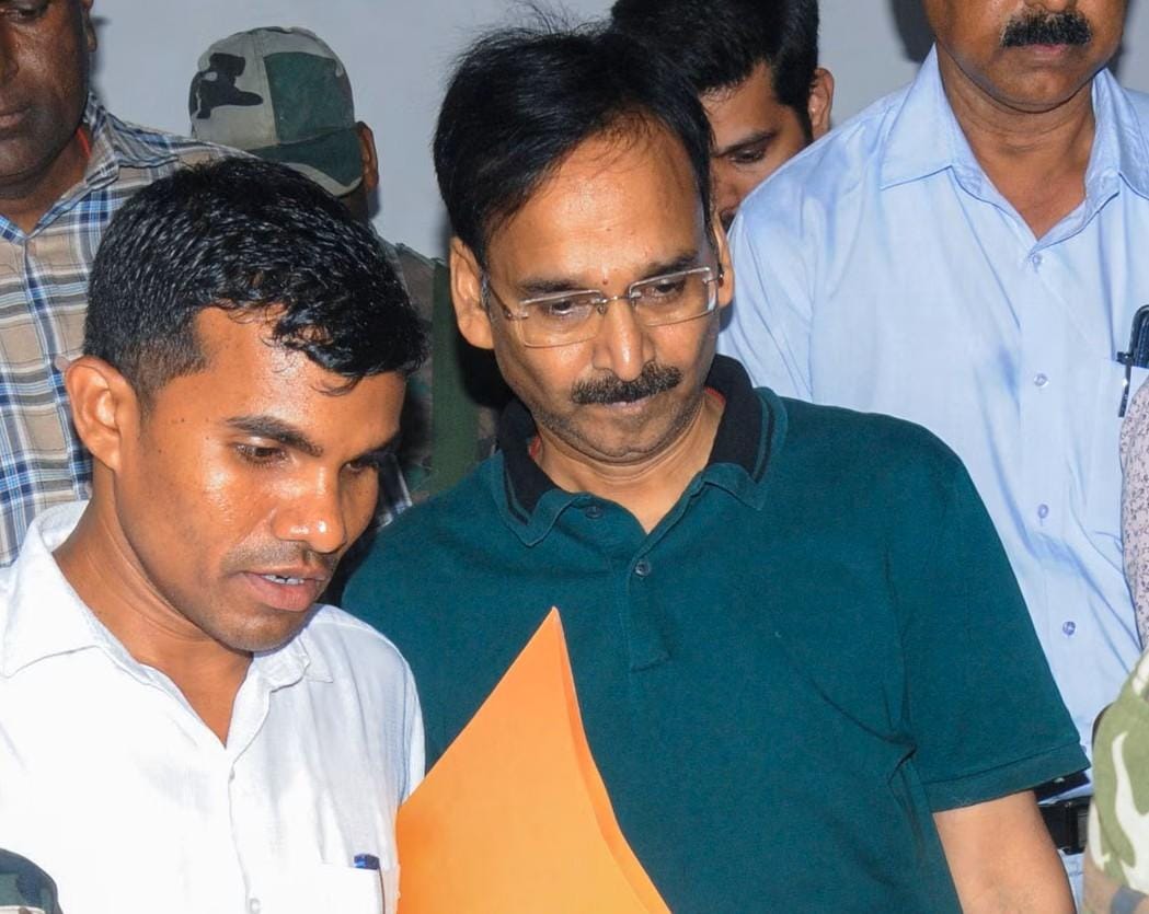 SC grants conditional bail to suspended IAS officer Vinay Chaubey in Jharkhand land scam