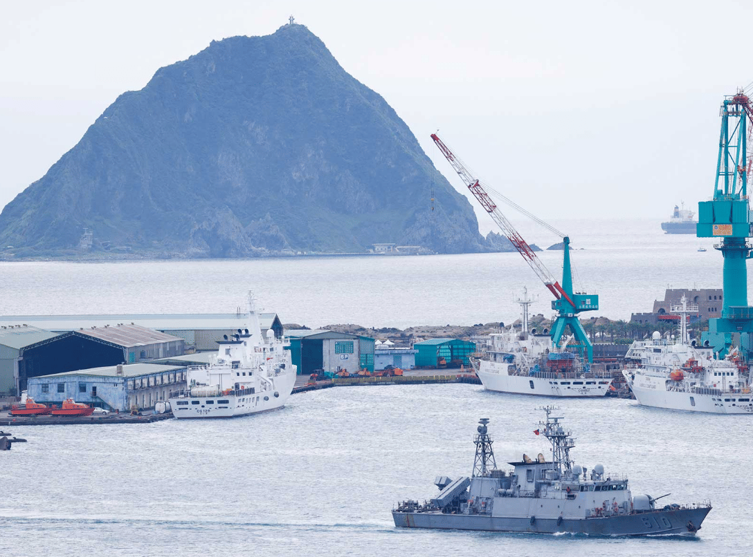 Taiwan Reports Presence of Chinese Naval Vessel and Official Ship Near Its Territory Amid Rising Regional Tensions