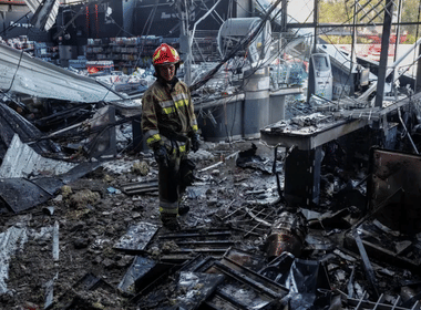 1 Killed as Russia Launches Fresh Airstrikes on Kyiv; Poland Scrambles Fighter Jets Along Border