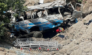 13 Injured After Pilgrim Bus Overturns on Pakistan's M-2 Motorway Near Bhera