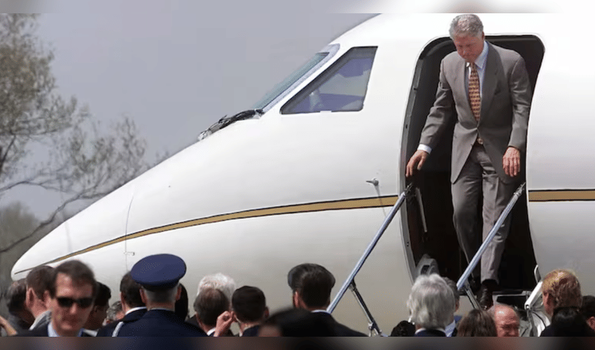 Bill Clinton Used a Secret Decoy Plane During His 2000 India-Pakistan Trip