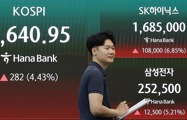 Seoul shares pare gains on foreign selling