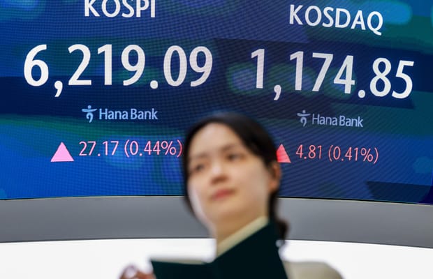 Seoul stocks edge higher as KOSPI closes above 6,200