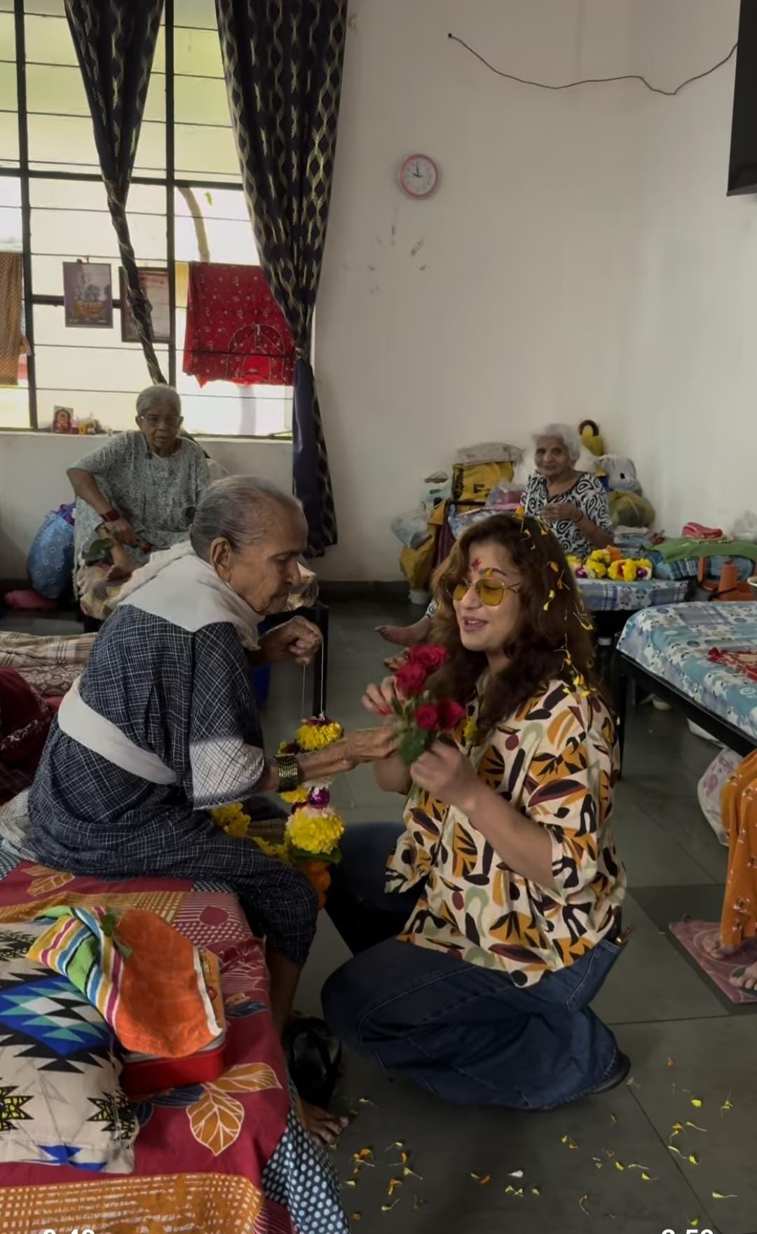 Shilpa Shinde skips 'Lock Upp' success party, receives grand welcome from elderly women at her Karjat shelter home
