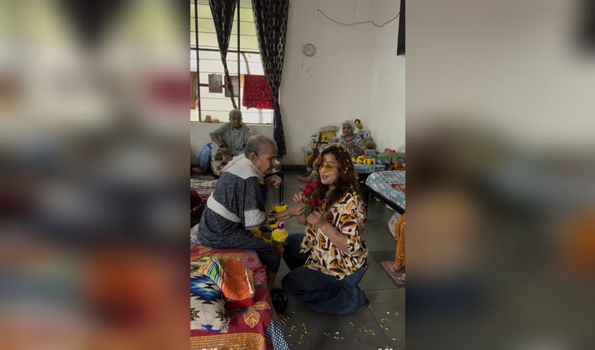 Shilpa Shinde skips 'Lock Upp' success party, receives grand welcome from elderly women at her Karjat shelter home