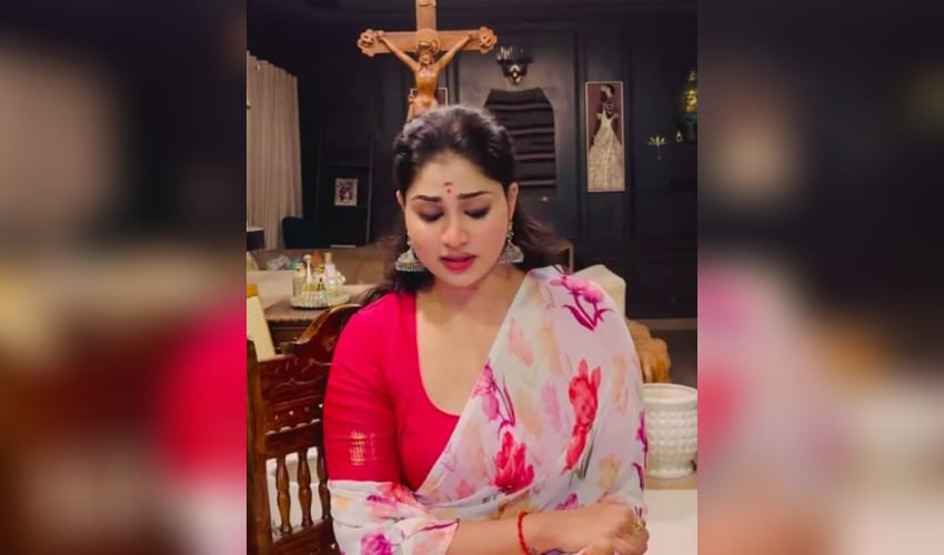 Shivani Narayanan pays tribute to S Janaki by singing her popular tracks (Photo Credit: Shivani Narayanan/Instagram)
