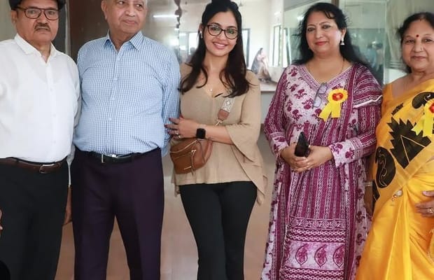 Shubhangi Atre gets emotional as father wins carrom game despite fingers affected by chemotherapy